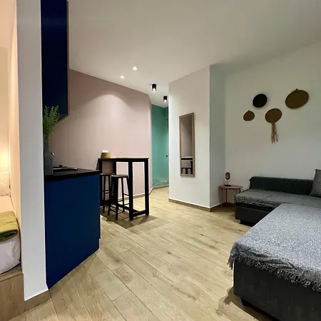 Apartment Elenasrooms *